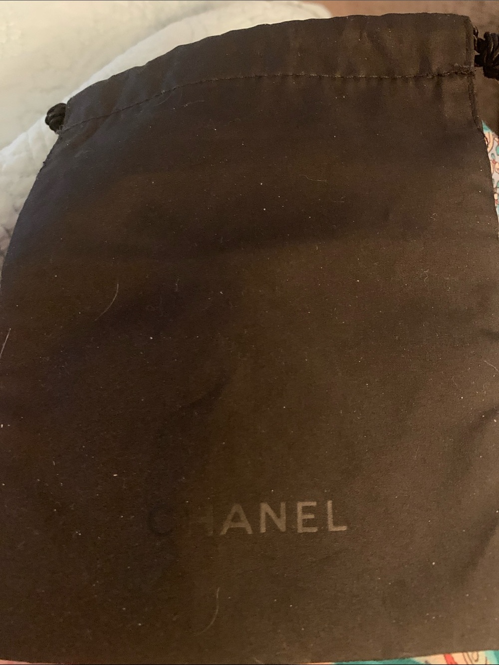 CHANEL Black Quilted Patent Leather Compact Wallet with Gold CC - Picture 9 of 15
